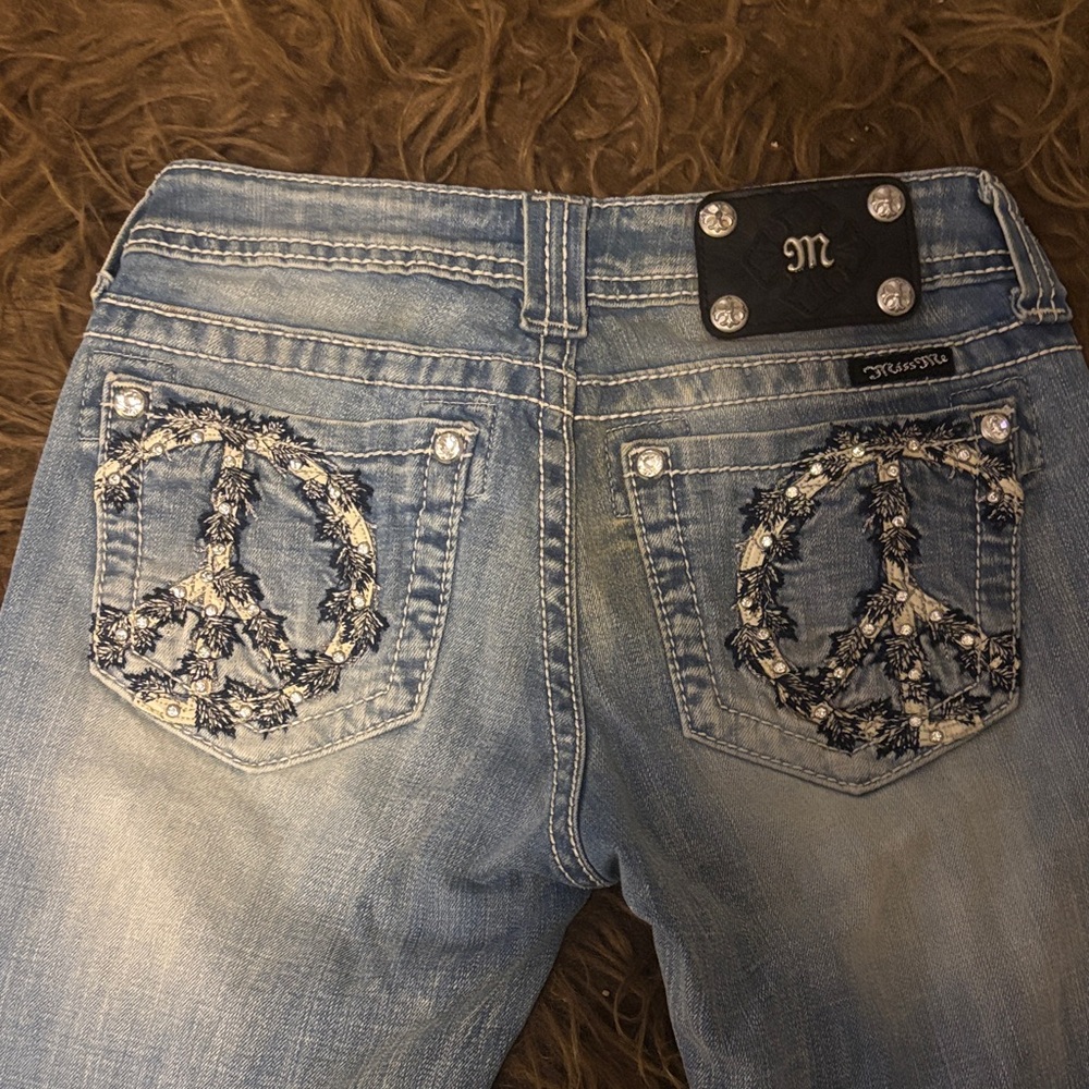 RARE!!!! Miss Me Flare Jeans w/ Embroidered/Rhinestone Peace Sign Pockets. 27.